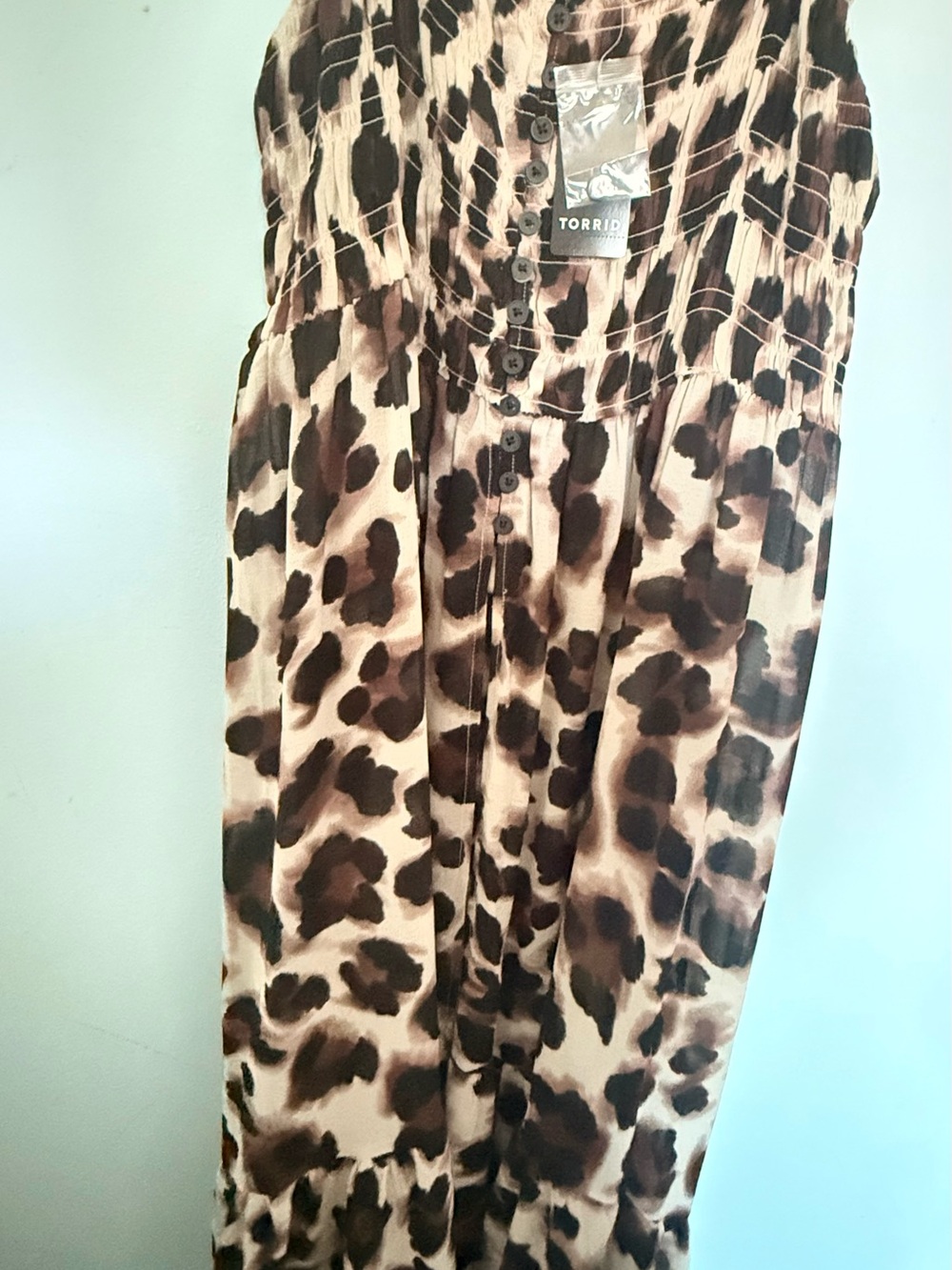 TORRID CHIFFON BUTTON UP SLEEVELESS TUNIC ASHER LEOPARD CHATEAU GRAY